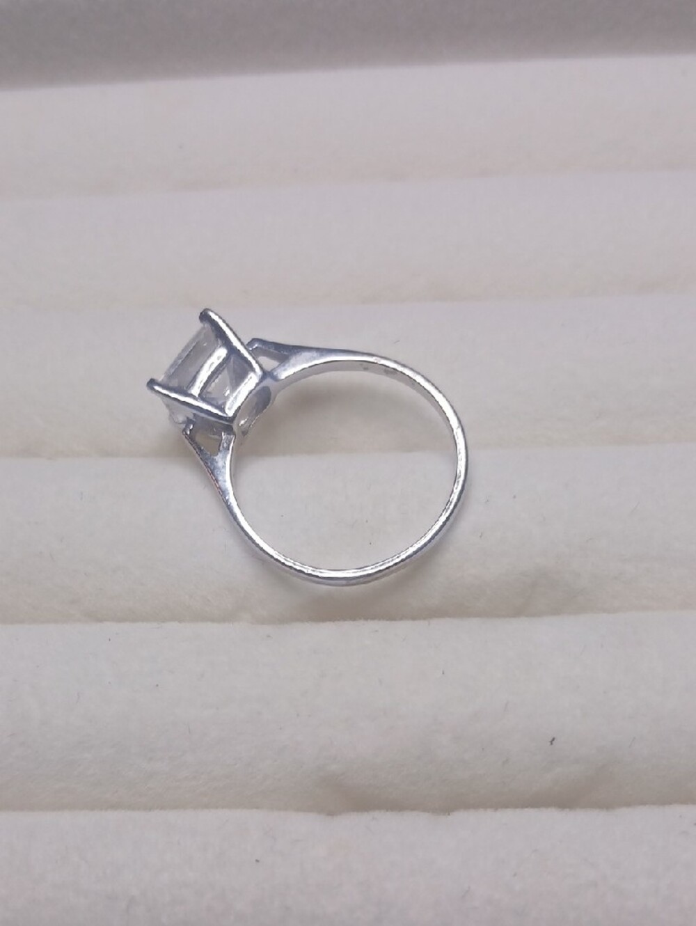 Sterling Silver Solitaire Square-Cut Clear Stone Ring - Silver - Picture 3 of 6